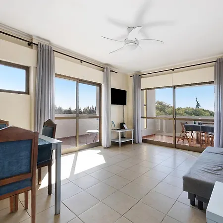 Apartment House Amendoeiras *